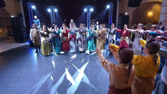 PXL_20251227_204002647